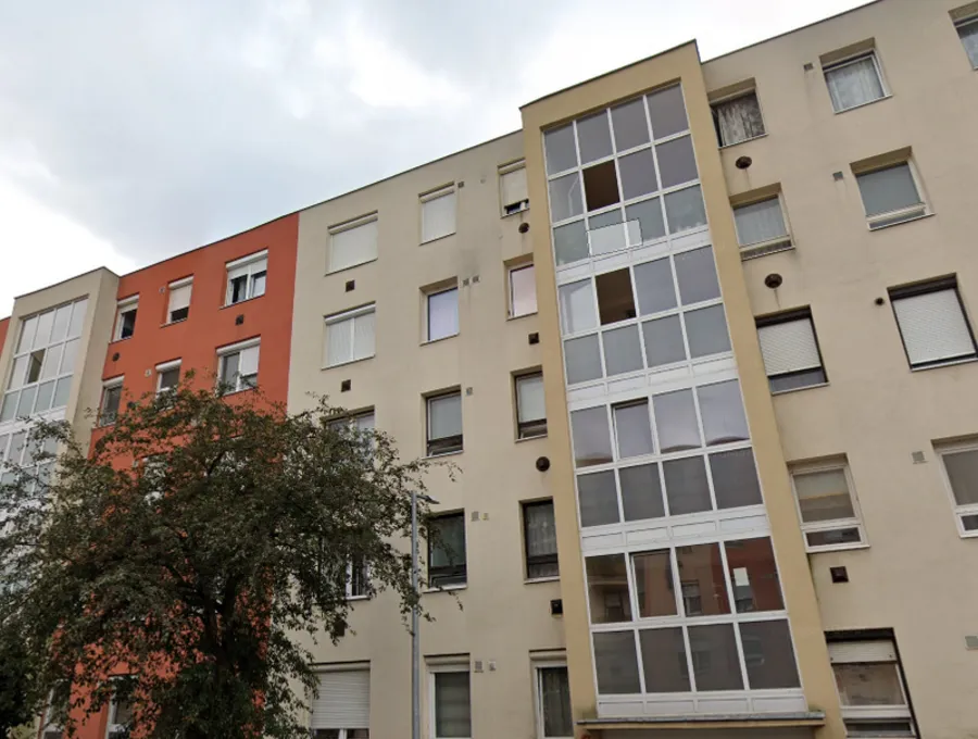 Szűrcsapó utca 24. társasház, Szombathely